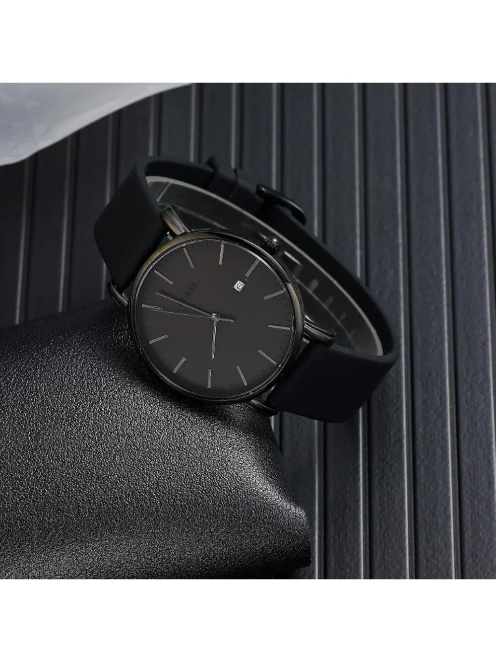 Men's Black Ultra Thin Minimalist Analog Waterproof Casual Classic Wrist Watch